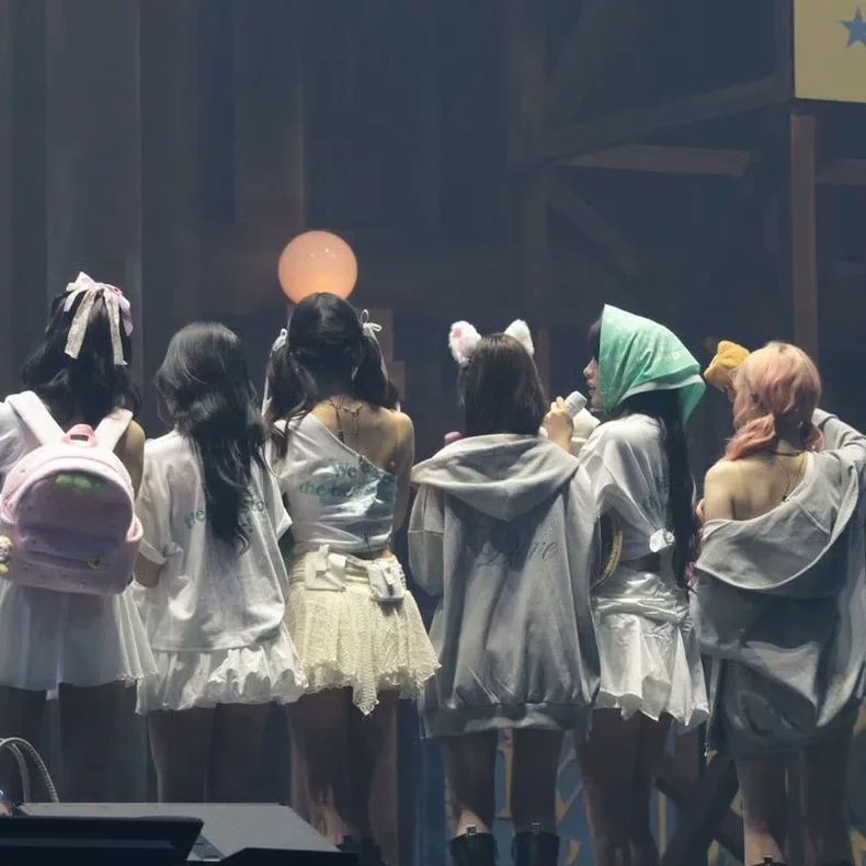 IVE MERCH- IVE SCOUT 2025 HOODIE