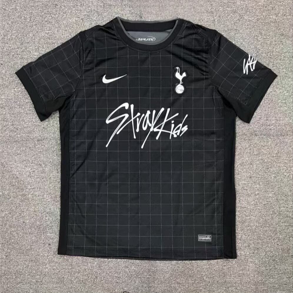STRAY KIDS TOTTENHAM  T-SHIRT